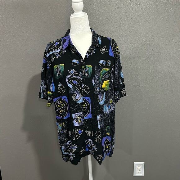 Urban Outfitters Doodle Casual Button Up Shirt L - Picture 1 of 4